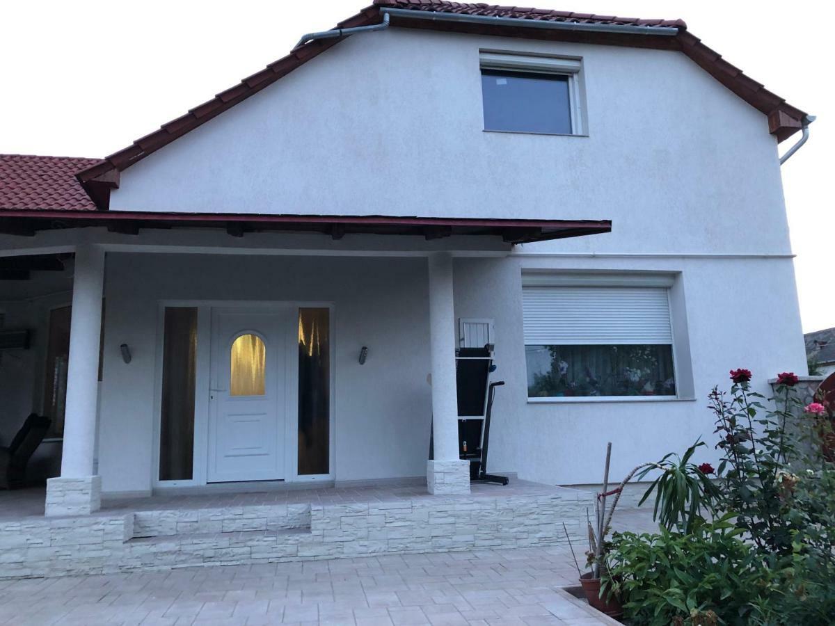 Apartament Battonya House Zewnętrze zdjęcie